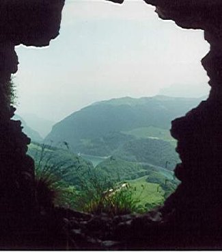 Höhle im Tunnel