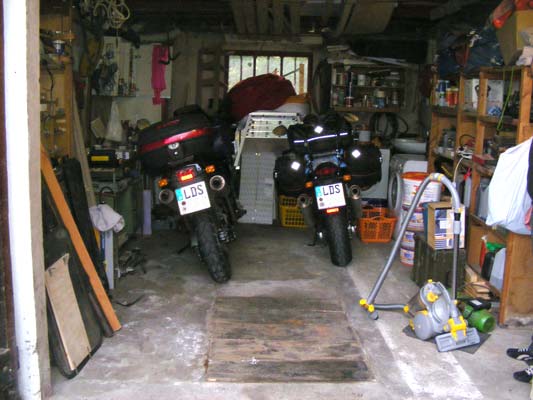 Bei Helmi in der Garage